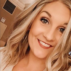 Meet your Posher, Marisa